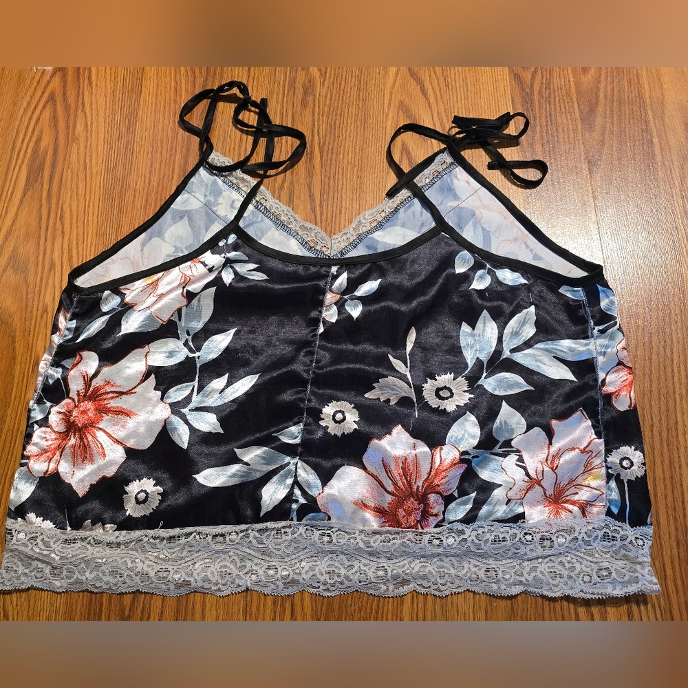 Floral Lace Trim Sleepwear Set - Picture 3 of 5